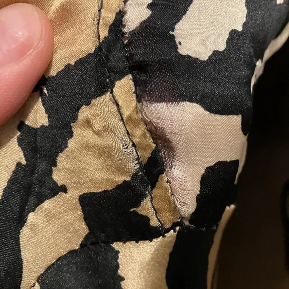 Zara 100% Silk Robe - Picture 9 of 11